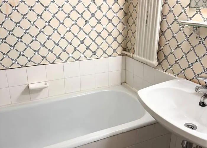 Hhh Center Next To Stadium And Ice Hall شقة *